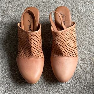 Free People Logan Clog NWOB